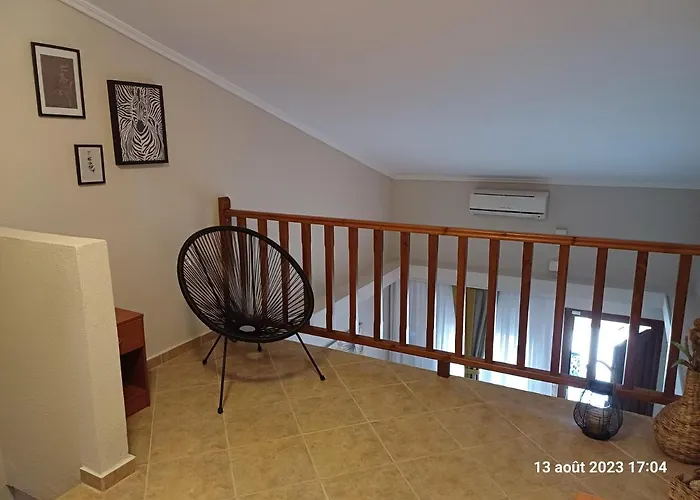 Eva House * 尼基季